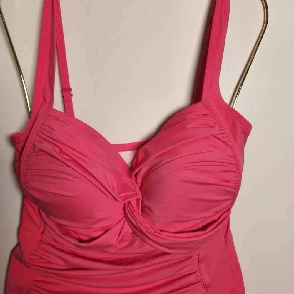 NWT Carmen Marc Valvo Swim Sense One Piece Swimsuit Pink Size 14 C2C466A